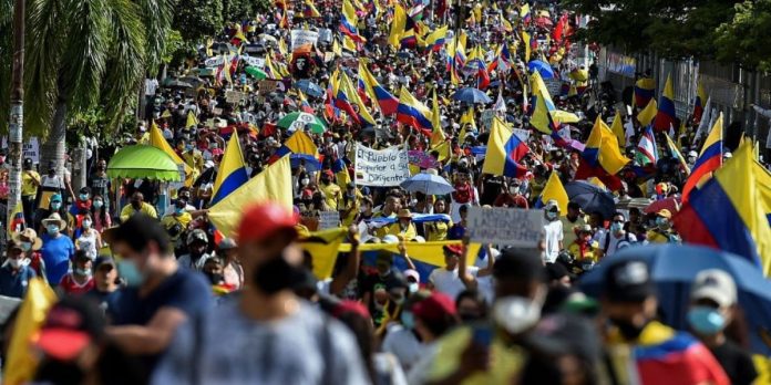 Suspensión del salario 2026 durante jornada de movilización en Colombia