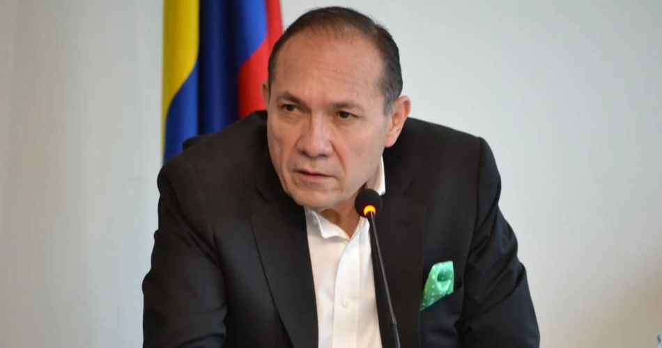 Declaración pública del ministro de Trabajo sobre revisión del decreto salarial.