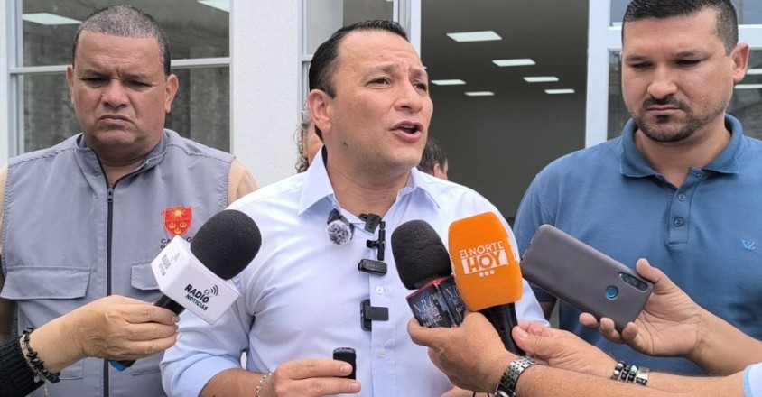 Alcalde de Cartago en acto de inauguración de la sede institucional destinada al funcionamiento de la organización comunal.