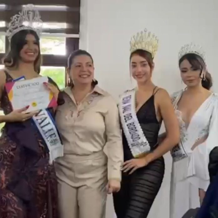 Cartago impulsa candidatas durante imposición de bandas en acto oficial