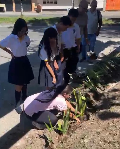 Día de la Tierra expone problema crítico en Cartago durante jornada ambiental