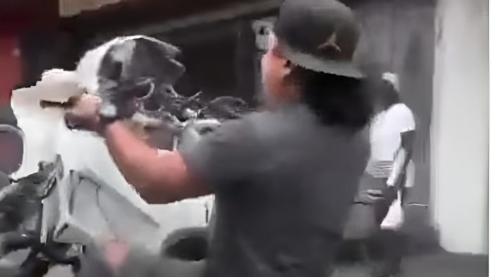 Maniobras peligrosas en Cali con moto oficial en vía pública