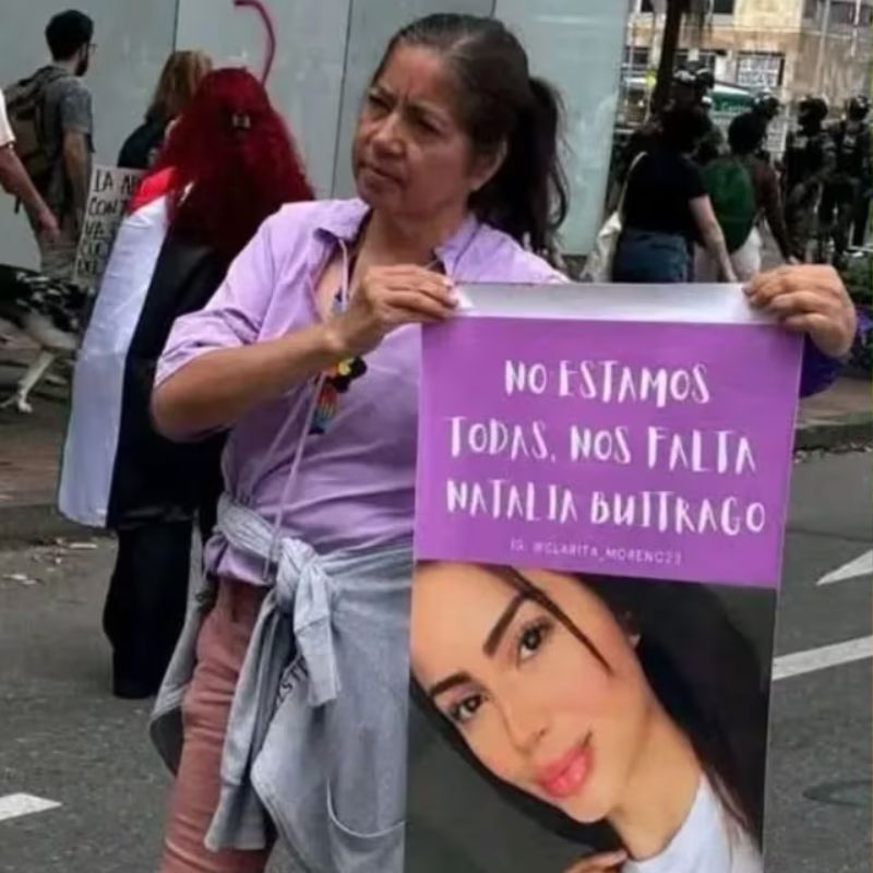 Claribel Moreno, madre de Natalia Buitrago, durante la búsqueda de su hija desaparecida.