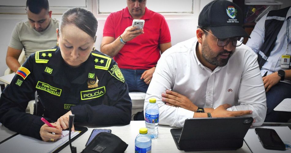 General Sandra Rodríguez y funcionarios institucionales durante reunión de seguridad por investigaciones del homicidio de Mileidy Villada en Obando.