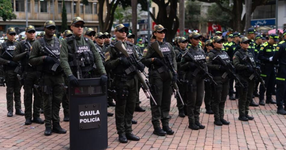 Uniformados durante operativos de seguridad anunciados para municipios del Eje Cafetero.