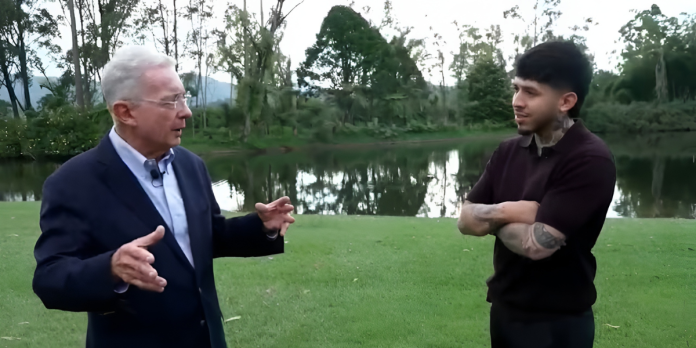 Álvaro Uribe volvió a chocar con Petro por ley laboral en Colombia