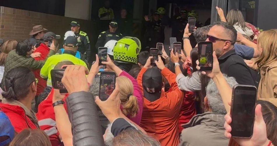 Ciudadano estadounidense durante el procedimiento relacionado con una investigación en Bogotá.