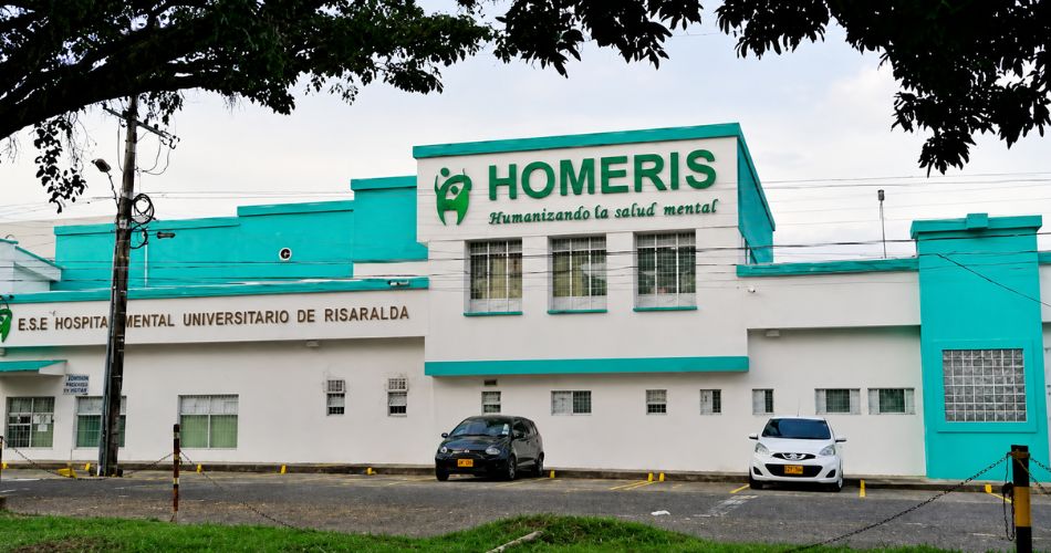 Fachada principal del Hospital Mental Universitario de Risaralda, Homeris, en Pereira.