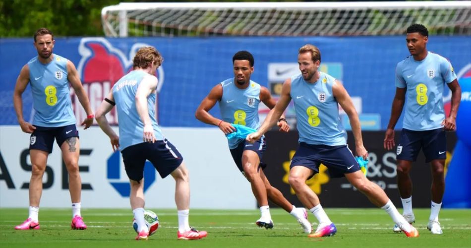 Futbolistas de Inglaterra realizan una sesión de entrenamiento previa a su estreno en la Copa Mundial 2026.