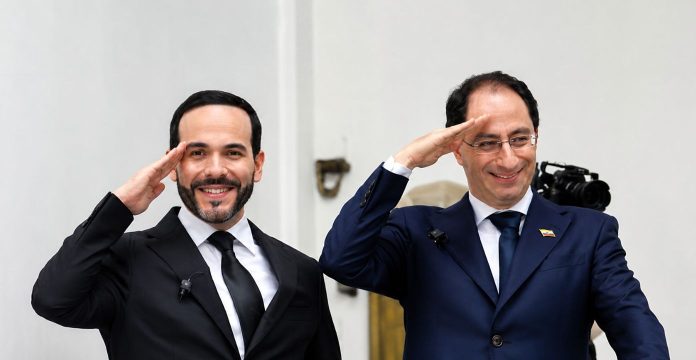 De la Espriella y Restrepo agitan debate con nueva propuesta