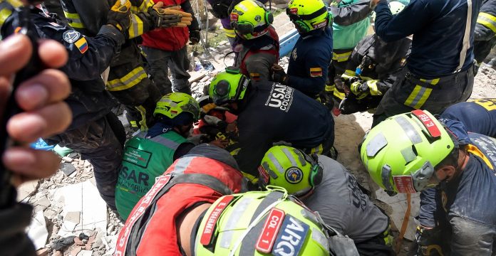 enor fallece en rescate en La Guaira al salvar a un familiar.
