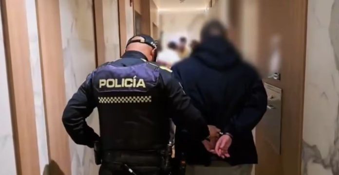 Captura de estadounidense en Bogotá durante investigación relacionada con un menor