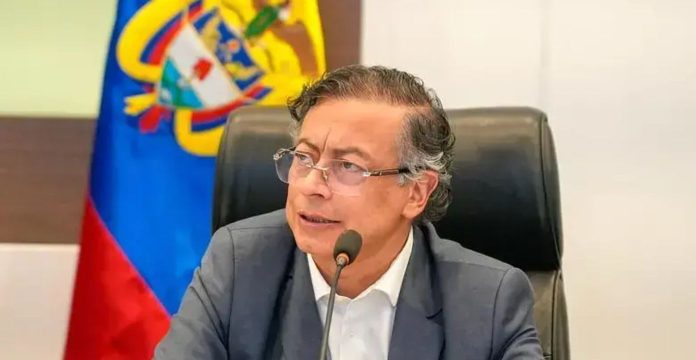 Comisión de Acusaciones propone suspender a Petro