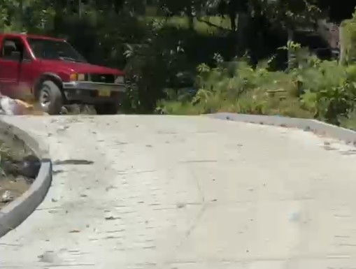 Coloradas destaca respaldo para mejorar su vía rural