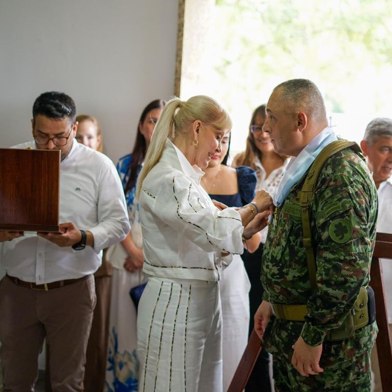 El brigadier general Gabriel Andrés Majé durante la ceremonia de transmisión de mando de la Tercera Brigada del Ejército en el Valle del Cauca.
