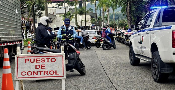 Puestos de control vial dejan vehículos inmovilizados
