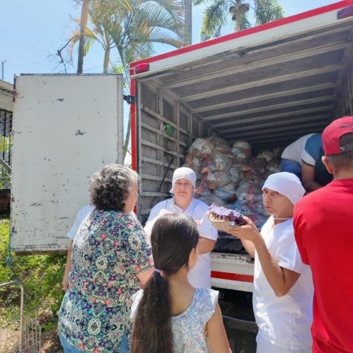 n Pereira garantizan la alimentación escolar con paquetes entregados a familias durante la emergencia