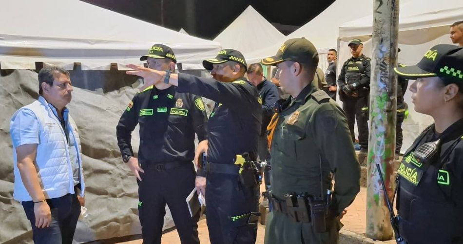 Uniformados de la Policía y el Batallón San Mateo participan en los controles de seguridad en Pereira.