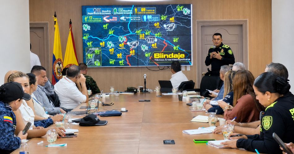 Consejo de Seguridad en Pereira donde las autoridades presentan las medidas y el operativo previsto para la jornada del 7 de agosto.
