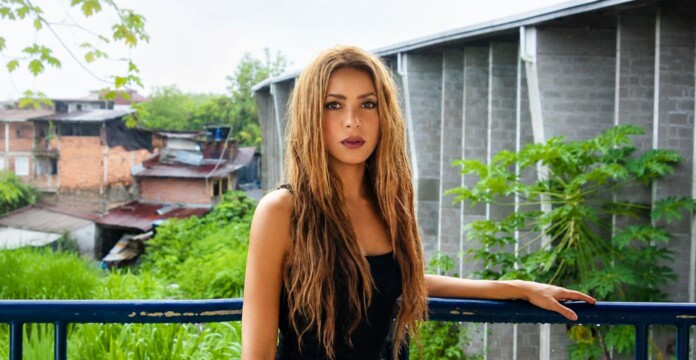 Shakira reconstruirá escuelas afectadas por el terremoto durante su compromiso con Chocó