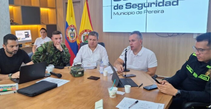 Pereira define medidas de seguridad con presencia de policías durante el operativo del 7 de agosto.