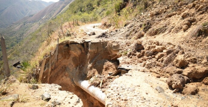 Terremoto compromete vías y puentes del Valle del Cauca mientras maquinaria trabaja en la recuperación