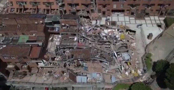 Imágenes aéreas del terremoto muestran edificaciones colapsadas y zonas cubiertas de escombros en Colombia