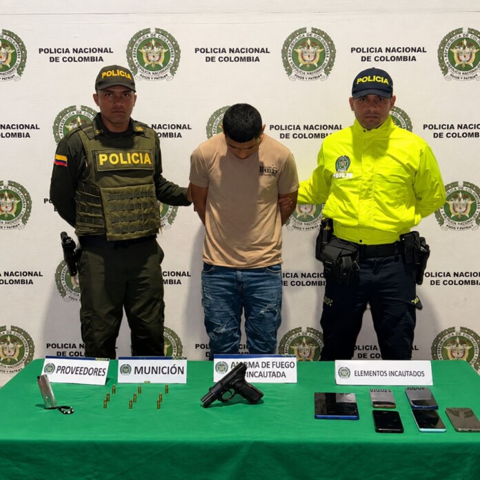 Captura de alias Yeiner durante un procedimiento contra el Frente 57 ‘Yair Bermúdez’ en Tuluá.