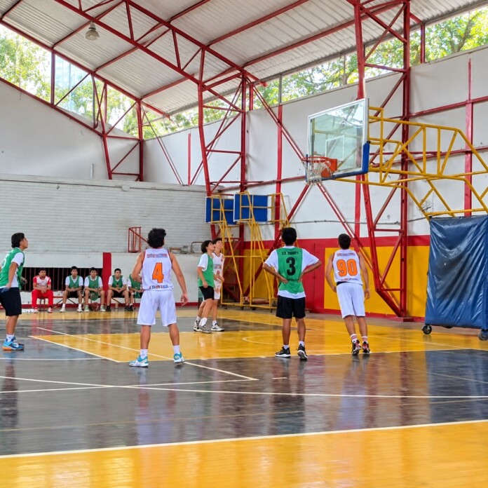 Juegos Intercolegiados 2026 reúnen deportistas escolares en una competencia deportiva en Cartago