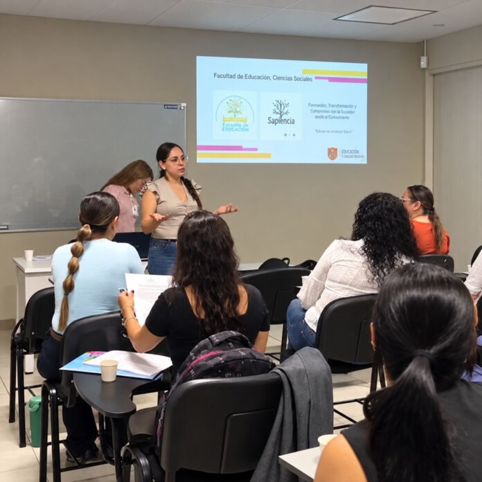 Cartago fortalece sus comités durante una reunión institucional con participantes frente a una presentación