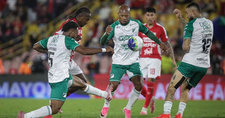 Deportivo Cali aplica el sistema 4-1-4-1 durante el partido frente a Santa Fe