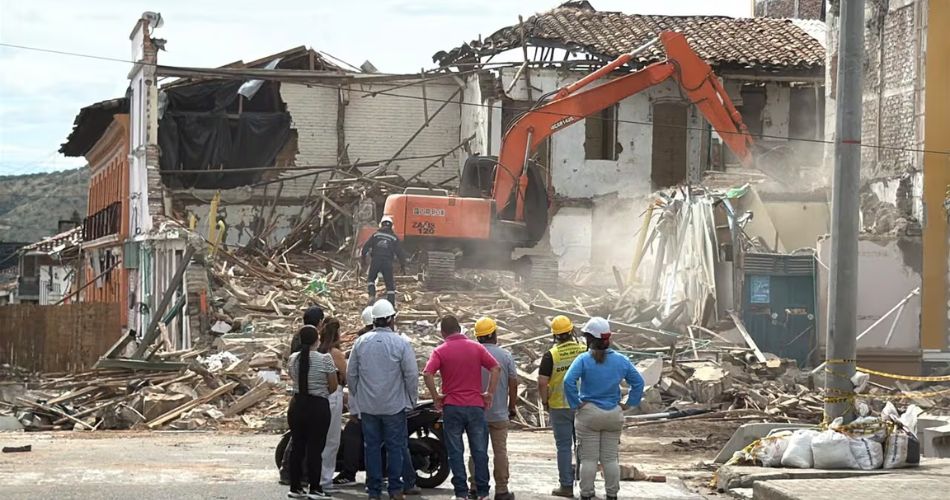 Demolición de edificios en Roldanillo afecta los espacios de comerciantes y emprendedores.