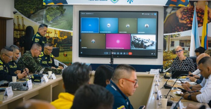 Seguridad en el Valle del Cauca durante consejo encabezado por Dilian Francisca Toro junto a integrantes de la Fuerza Pública.