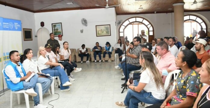 Gobernación del Valle apoya la reactivación de emprendedores y negocios afectados en Roldanillo.