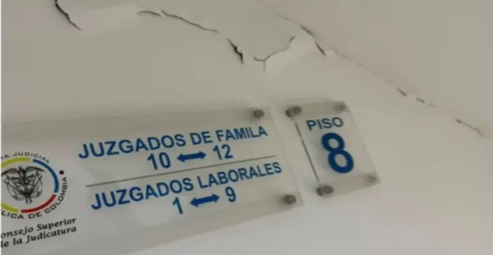 Trabajadores de Medicina Legal en Cali afectados por daños del terremoto