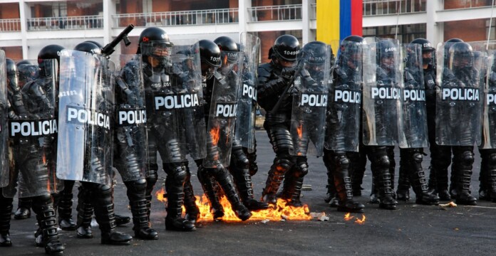 Nuevo protocolo plantea cambios en la intervención policial durante las protestas en Colombia