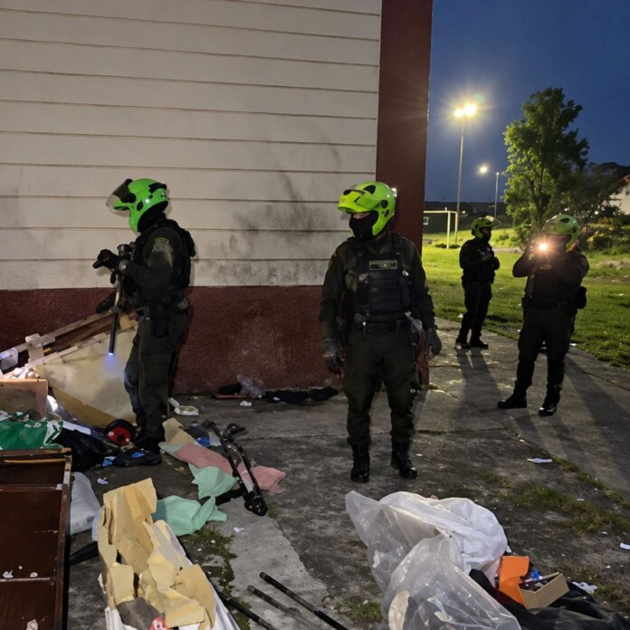 En Cartago intervienen la antigua Estación con presencia policial y retiro de cambuches