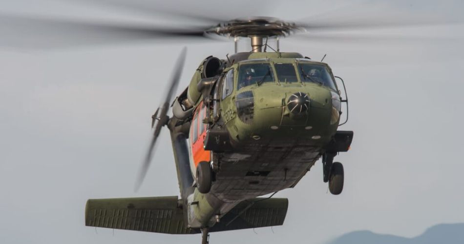 Accidente de helicóptero Black Hawk en zona montañosa del Cauca, donde permanecen 13 soldados del Ejército Nacional.