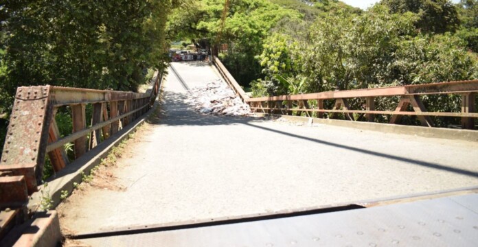 Puente Mariano Ospina Pérez, estructura entre La Unión y La Victoria afectada por el terremoto.