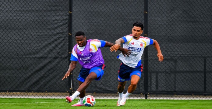 Colombia tendría cambios en la formación que prepara Néstor Lorenzo para enfrentar a Paraguay