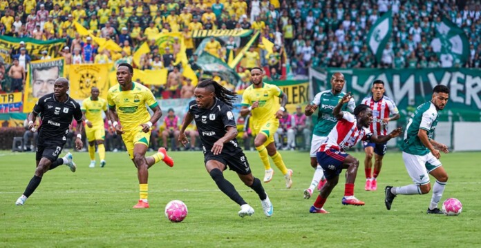 Tabla de reclasificación de la Liga BetPlay 2026 con América de Cali y Deportivo Cali en la disputa internacional.