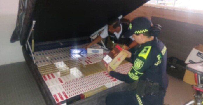 Hallan cigarrillos de contrabando durante un operativo en Buga, Valle del Cauca.